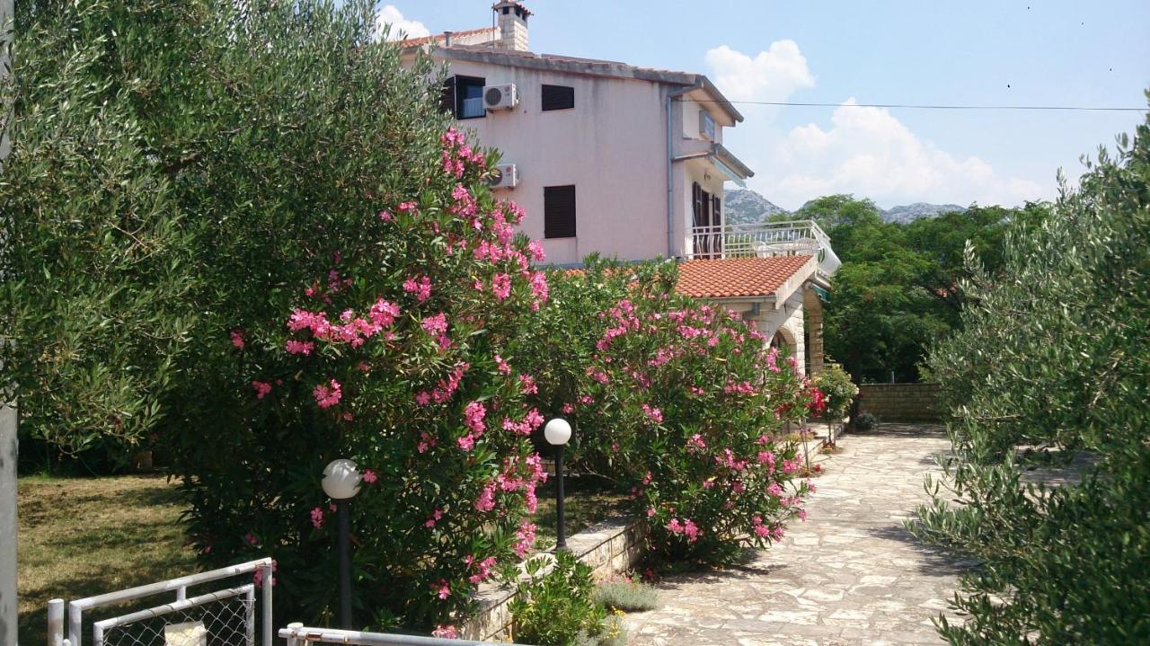 Apartma Nina