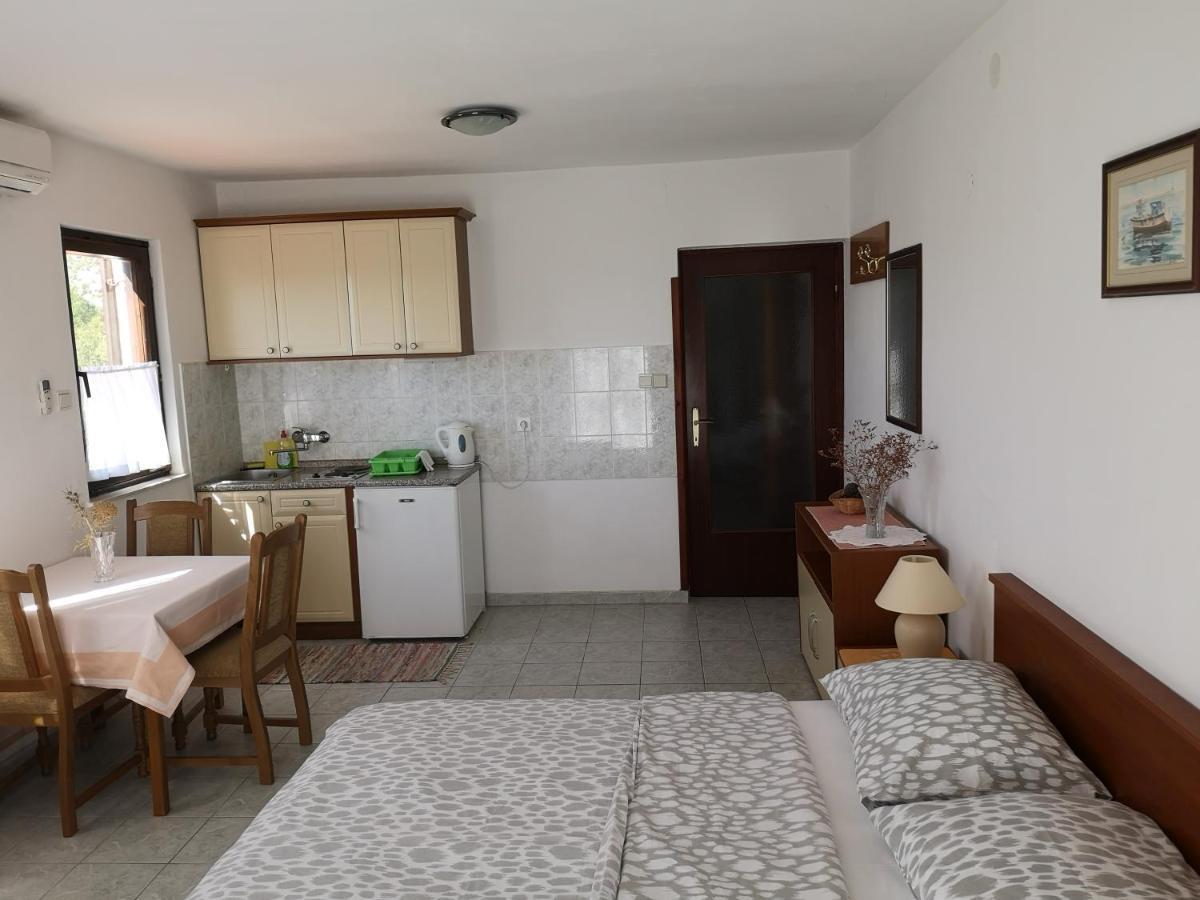Nina Apartma